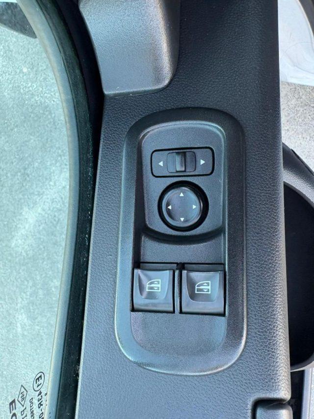 RENAULT Master T35 2.3 dCi Sponda idraulica