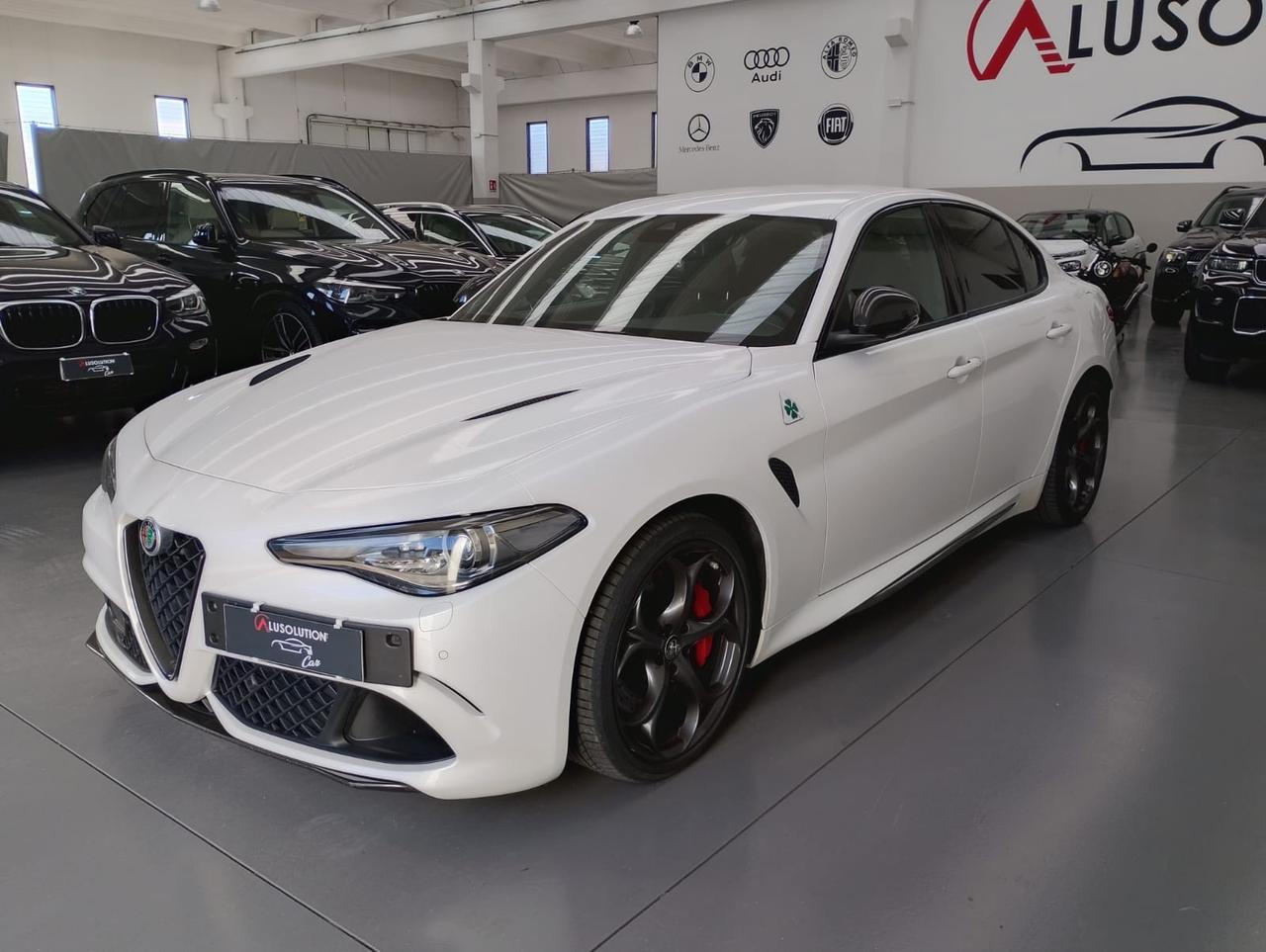 Alfa Romeo Giulia 2.9 V6 Bi-Turbo AT8 Quadrifoglio