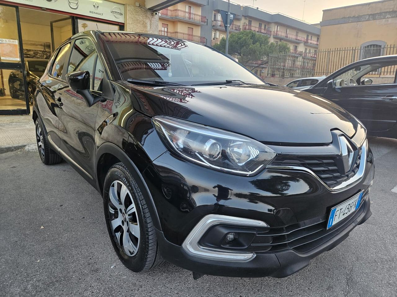 Renault Captur 1.5dci 66kw 90cv FULL NEOPATENTATI