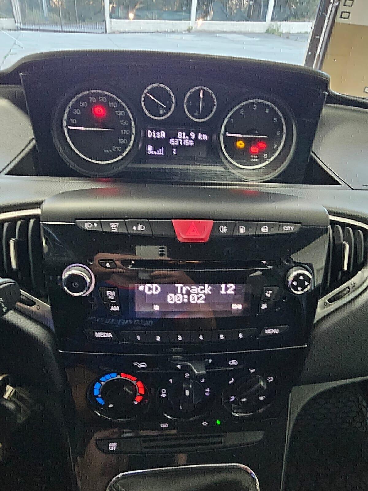 Lancia Ypsilon 1.2 69 CV 5 porte GPL Ecochic Silver