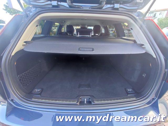 VOLVO V60 B4 (d) Geartronic Momentum Business Pro