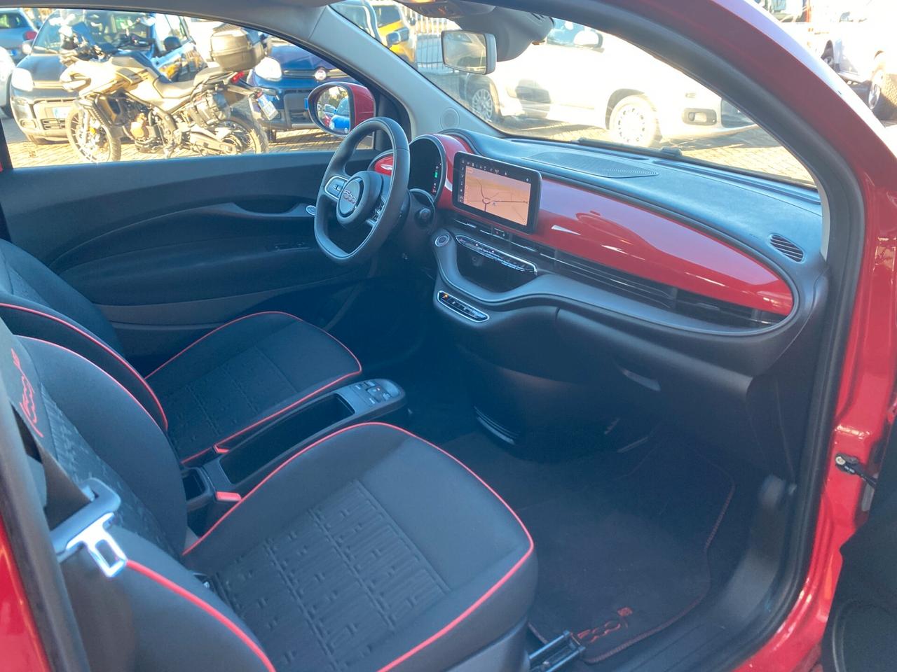 Fiat 500 500e Berlina 23,8 kWh Red