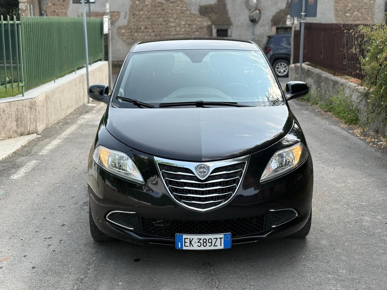 Lancia Ypsilon 0.9 TwinAir 85 CV 5 porte S&S Platinum