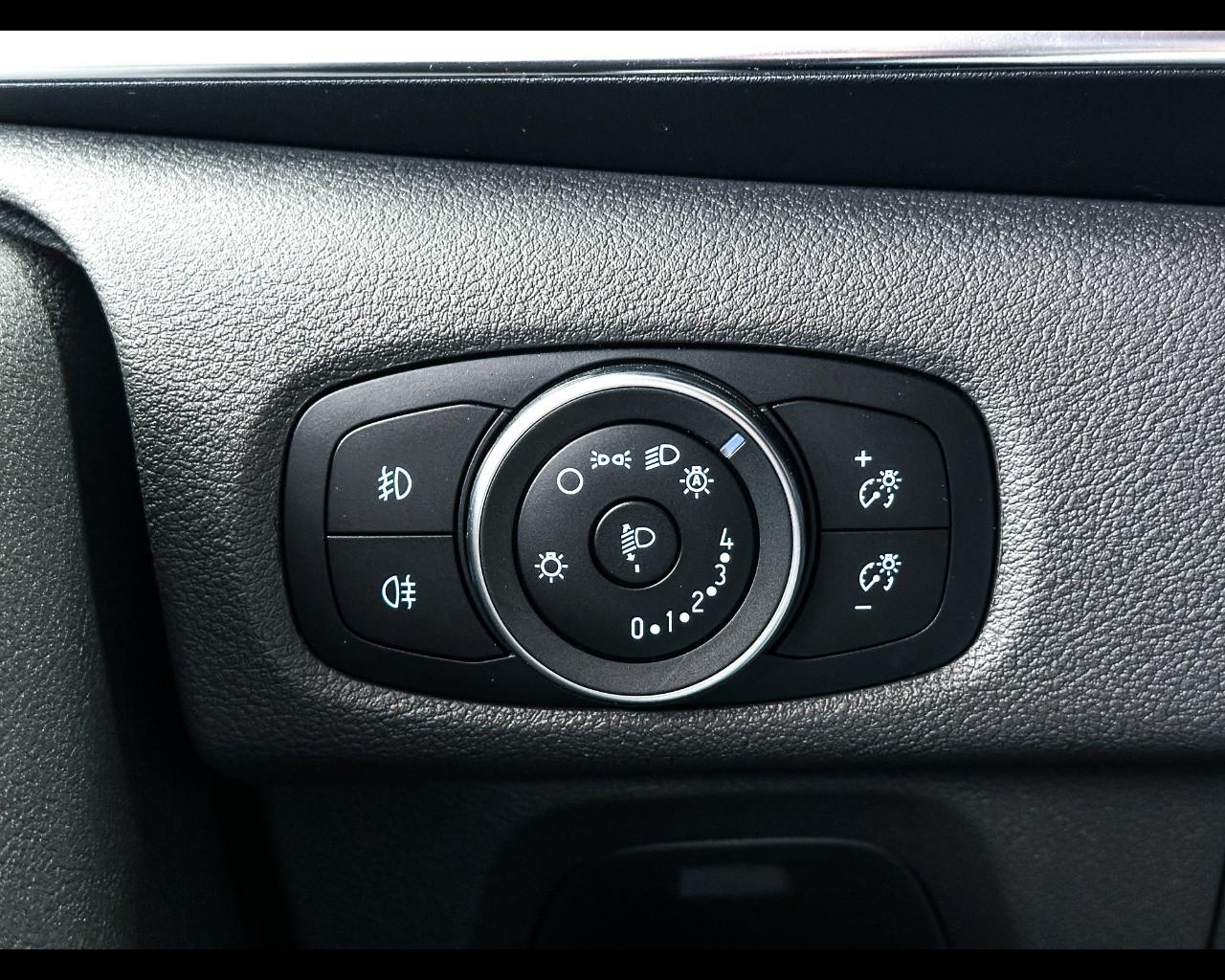 FORD Tourneo Custom 1ª s - Tourneo Custom 320 2.0 EcoBlue 185CV MHEV PC Titanium