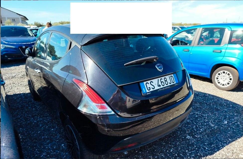 LANCIA YPSILON 1.0 FIREFLY 69CV 6M. HYBRID ORO ( BLUETOOTH )