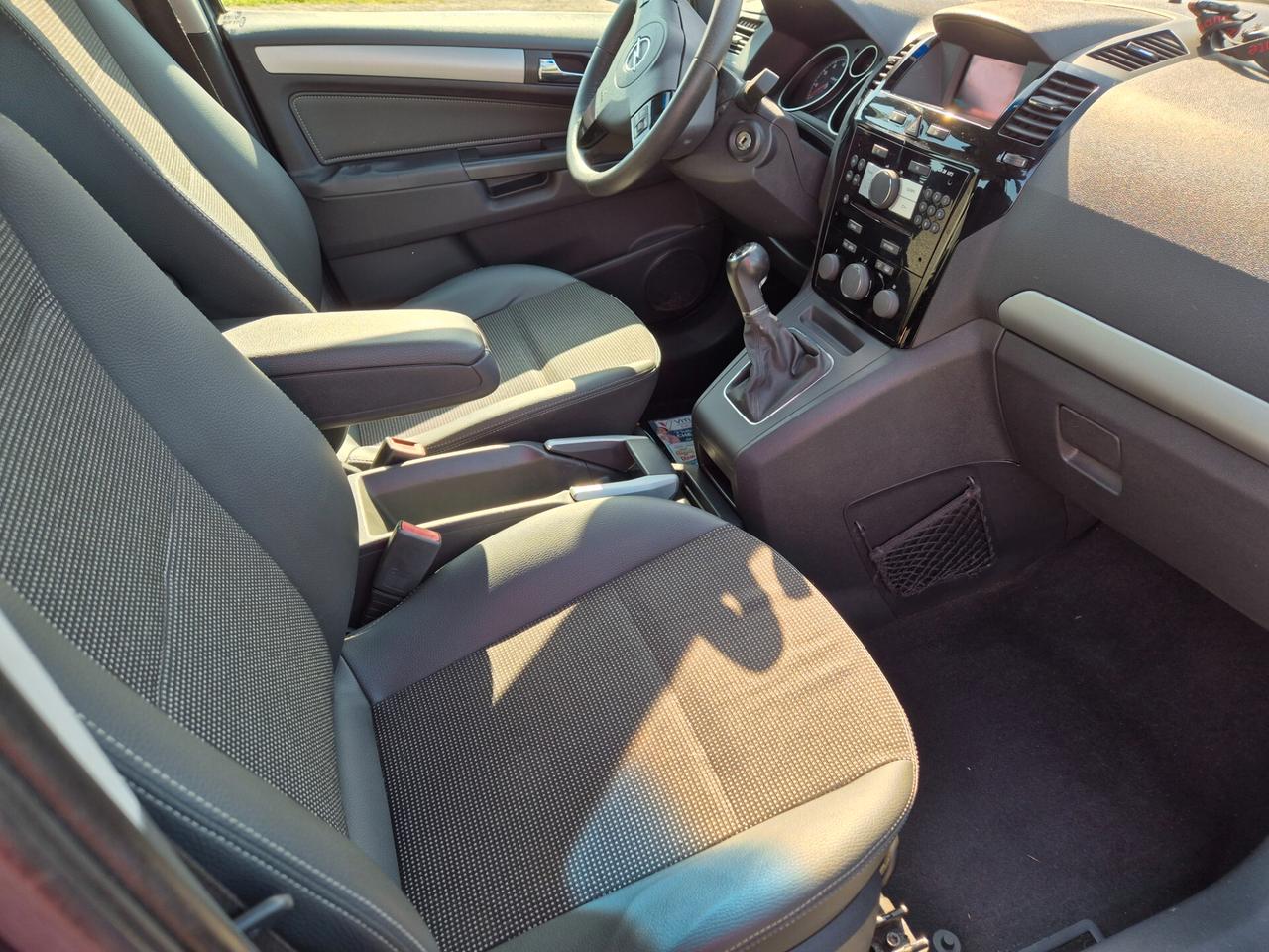 Opel Zafira 1.6 metano 7 posti 2010