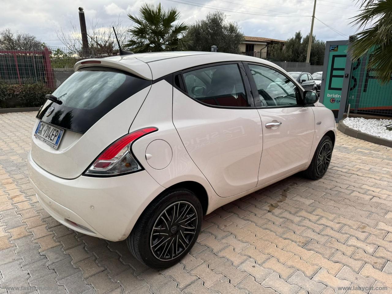 LANCIA Ypsilon 1.2 69 CV 5p. GPL Ecochic Gold