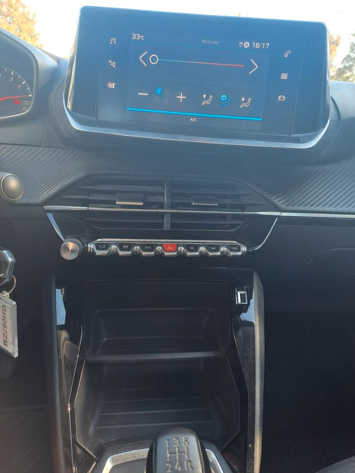 Peugeot 208 2022 garantita 12 mesi