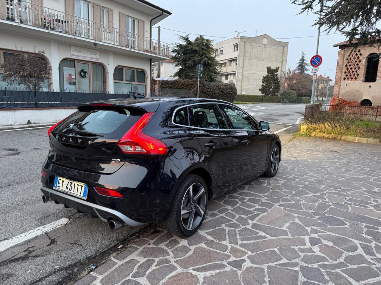 Volvo V40 D2 1.6 R-design Kinetic
