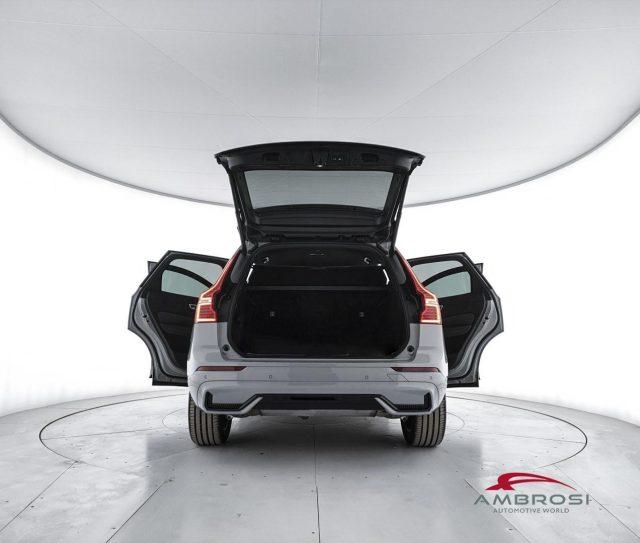 VOLVO XC60 2.0 b5 Plus Dark awd auto