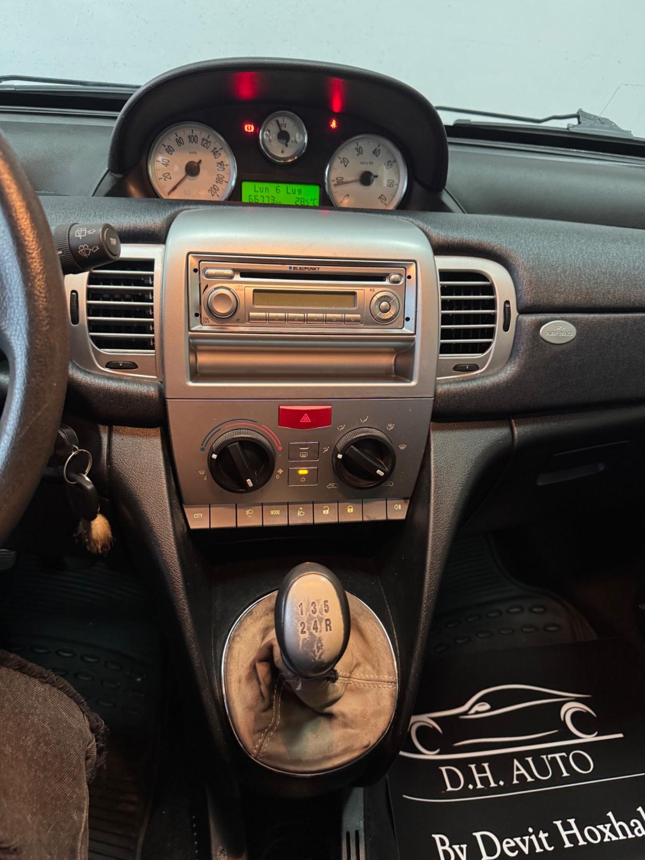Lancia Ypsilon 1.2 69 CV 5 porte S&S Platinum
