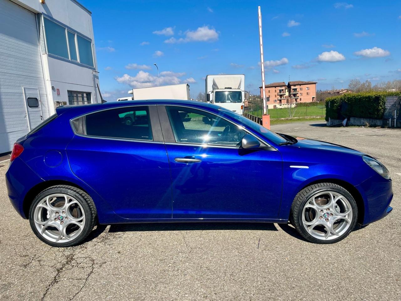 Alfa Romeo Giulietta 1.6 JTDm 100.000km 2018 pari al nuovo