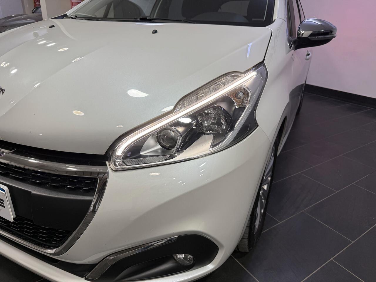 Peugeot 208 BlueHDi 100 S&S 5 porte Allure