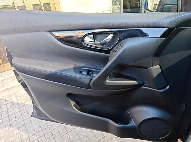 NISSAN Qashqai 1.5 dCi 110 cv *TETTO/NAVI* - 2016