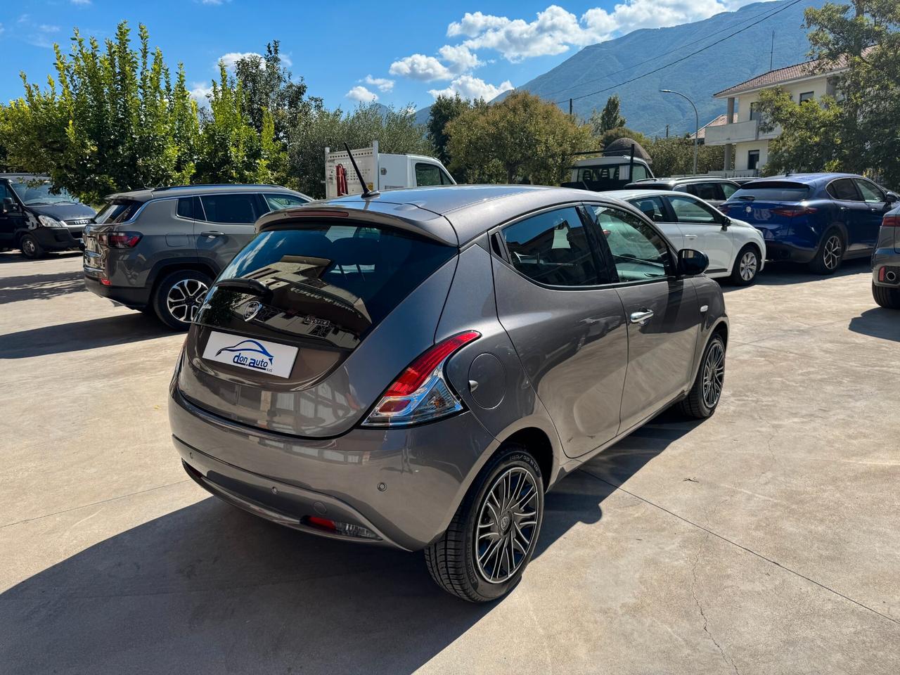 Lancia Ypsilon hybrid Gold