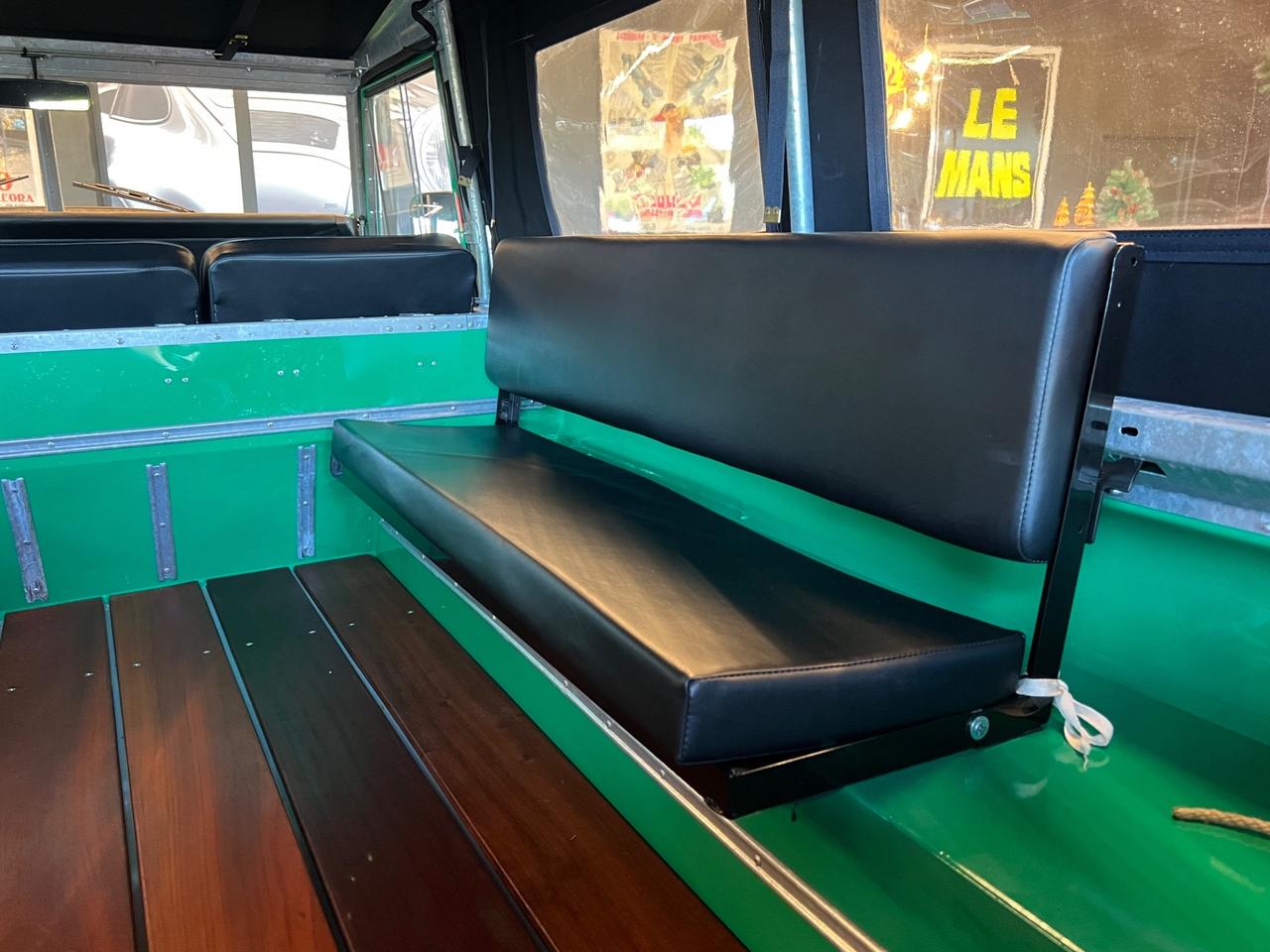 Land Rover Defender Series 109 V8 3