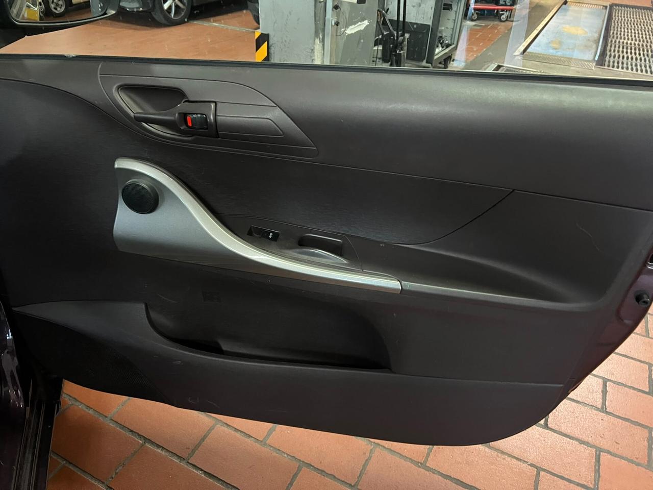 Toyota iQ 1.0 Sol
