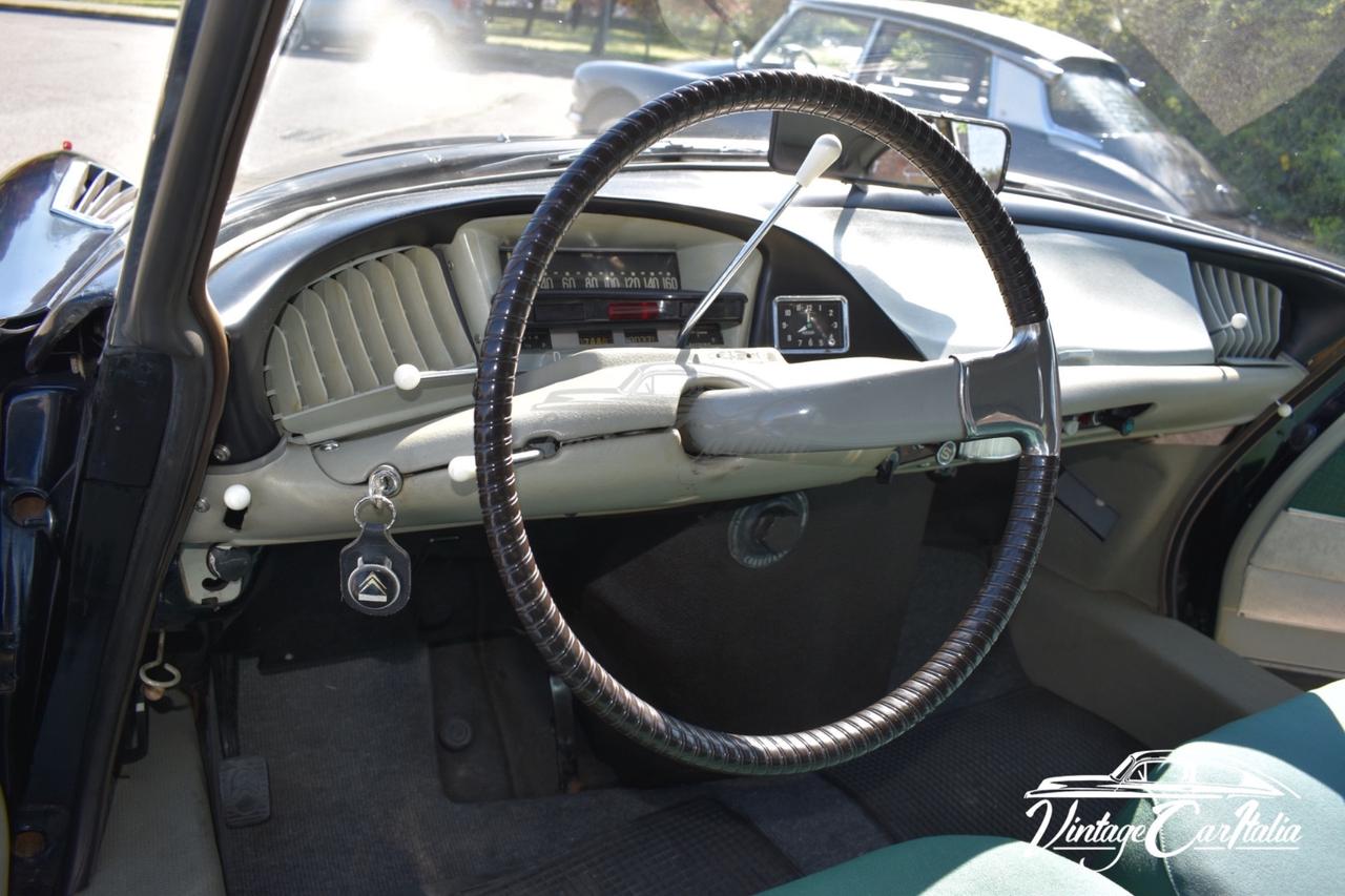 Citroen DS Prefecture