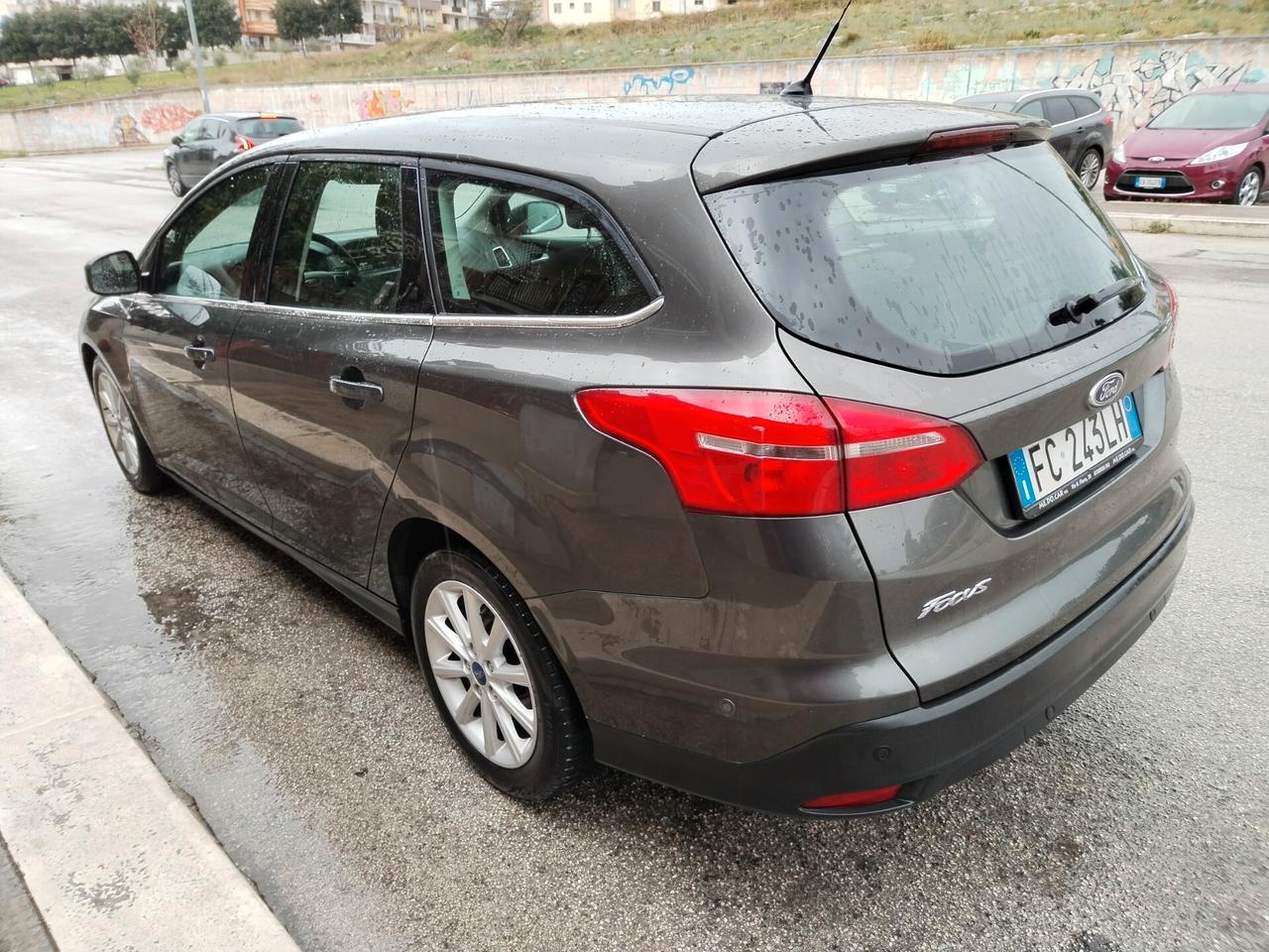 Ford Focus 1.5 TDCi 120 CV cambio automatico navigatore Titanium