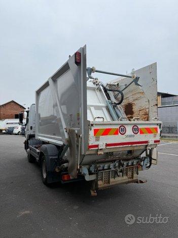 Mercedes compattatore