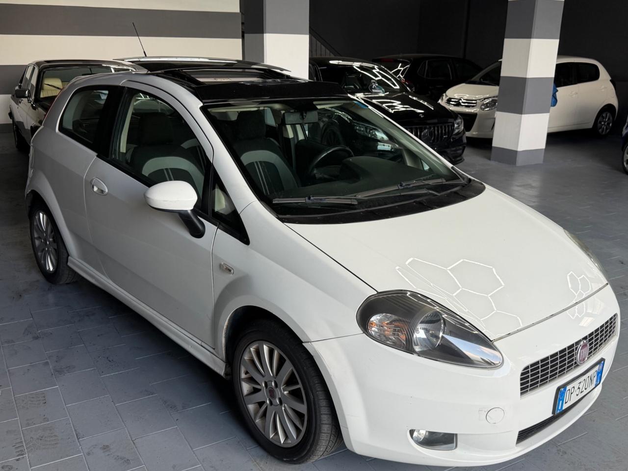 Fiat Grande Punto 1.4 Starjet 16V 3 porte Sport