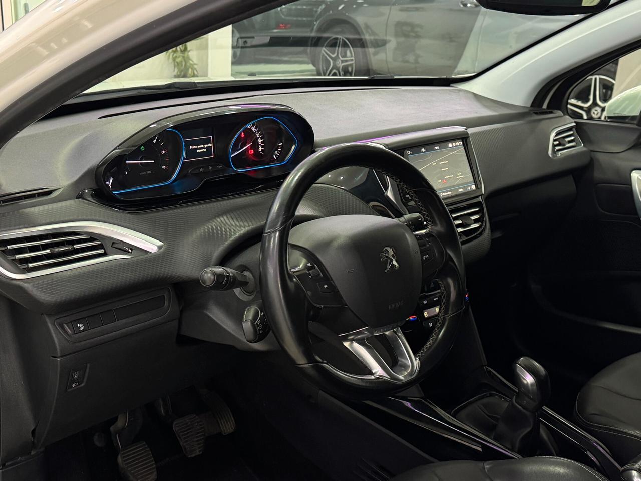 Peugeot 2008 1.5 BlueHDi 100cv Allure