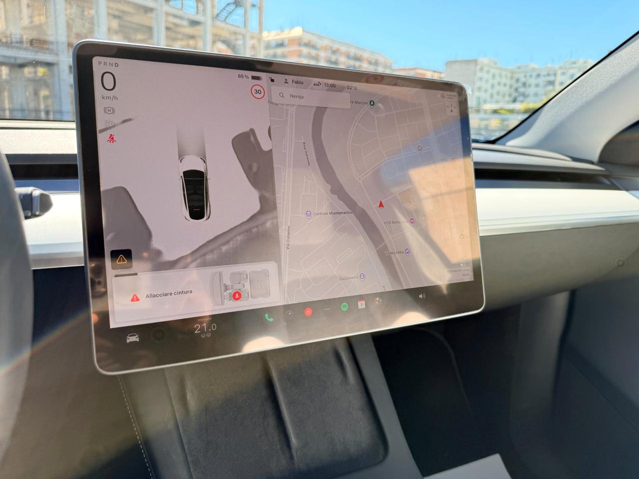 Tesla Model Y Long Range AWD Interni BIANCHI