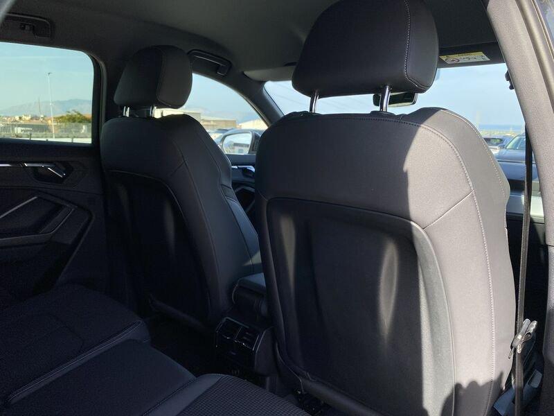 Audi Q3 SPB S line interno ed esterno 2.0 TDI 150CV S-Tronic 35