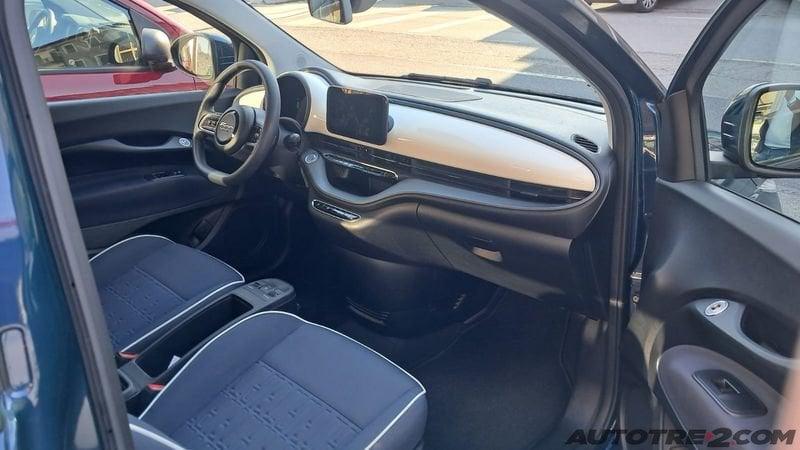 FIAT 500 500e Berlina 23,8 kWh Action