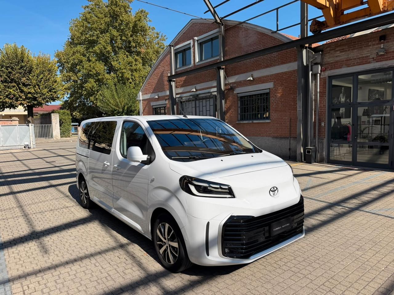 Toyota Proace Verso 2.0D 177 CV L1 Medium A/T D Executive