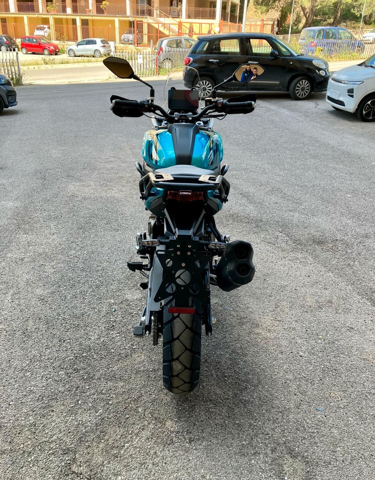QJ MOTOR SRT 600 SX