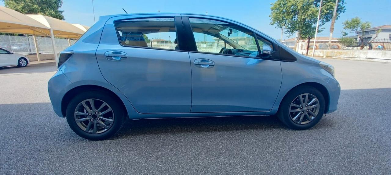 Toyota Yaris Benzina cc. 1.000 Mod. VVT- Active 5 Porte 5 Posti Utilizzabile anche per i Neopatentati.