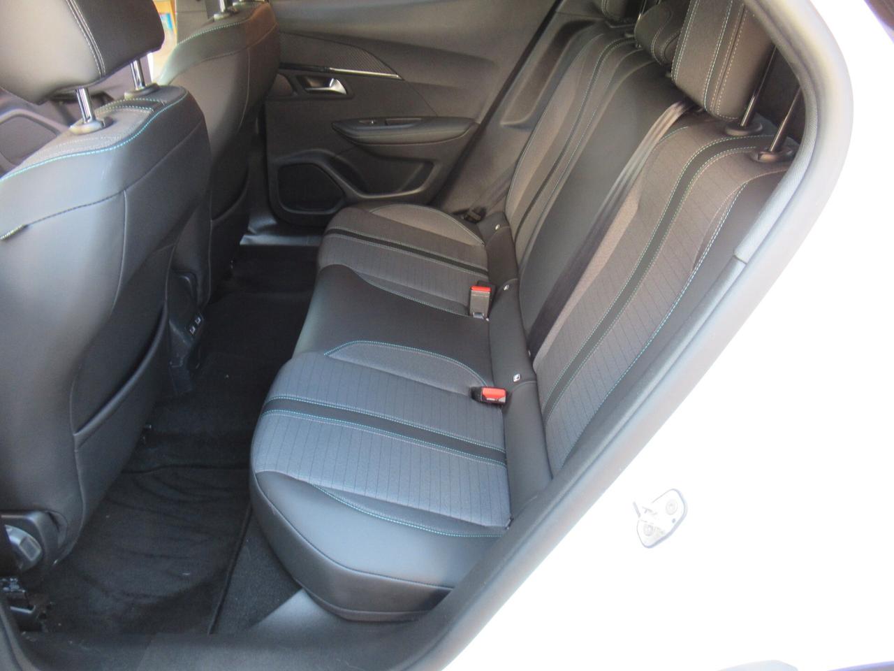 Peugeot 2008 BlueHDi 130 S&S EAT8 Allure Pack