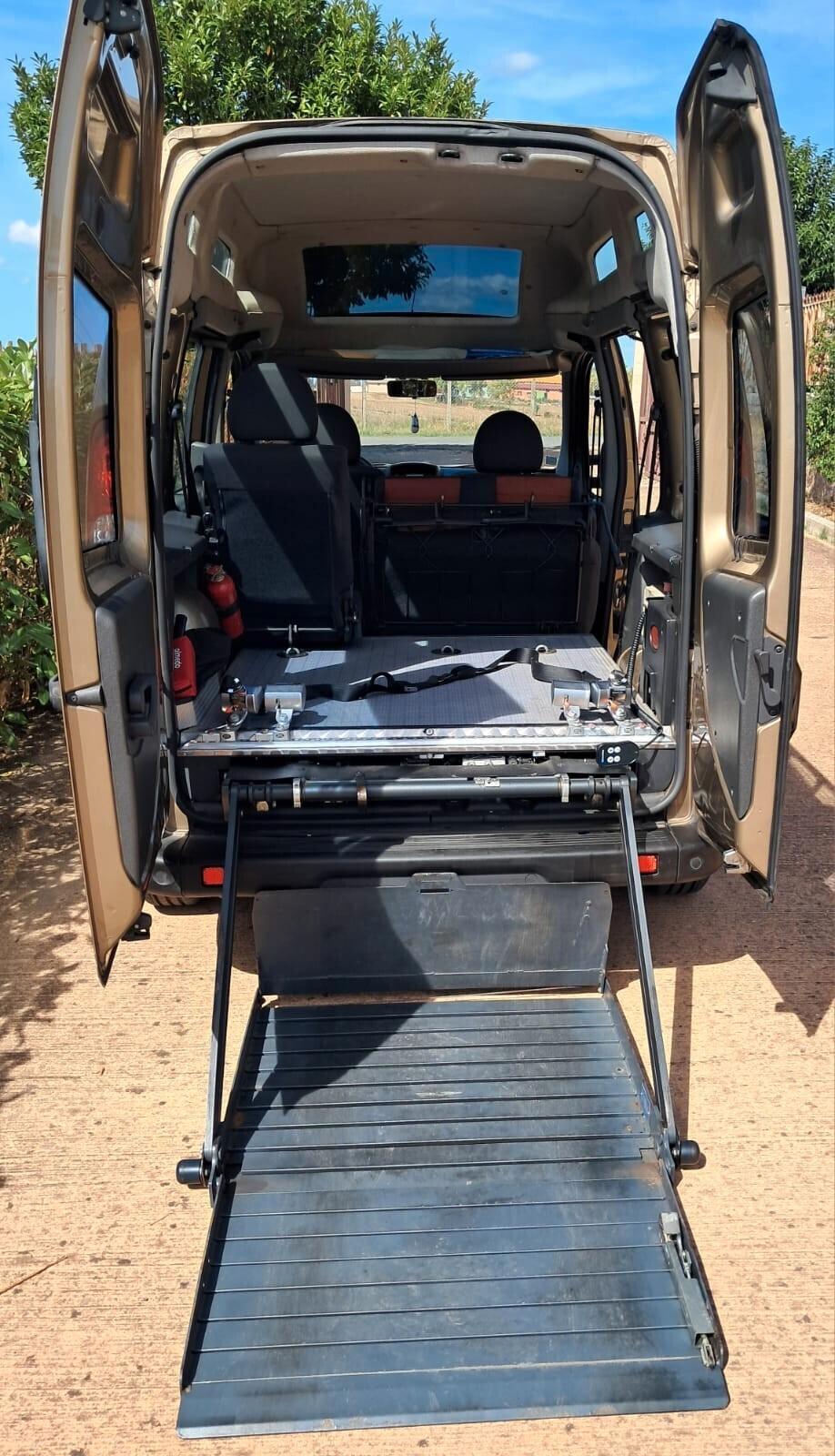 Fiat Doblo 1.9 JTD TETTO ALTO TRASPORTO DISABILI POCHI KM