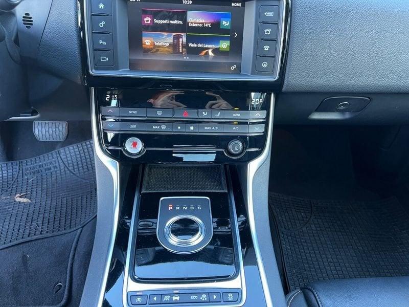 Jaguar XE (X760) 2.0 D Turbo 180CV aut. Prestige