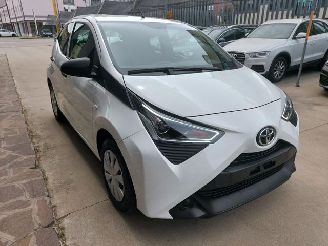 TOYOTA Aygo Connect 1.0 VVT-i 72CV 5 porte x-business light