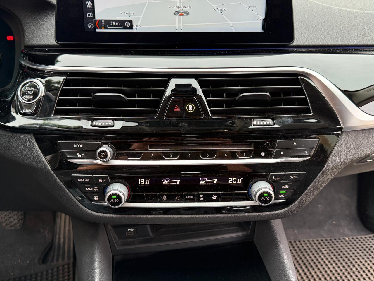 Bmw 520d Touring Sport Line NAVI LED - 2019