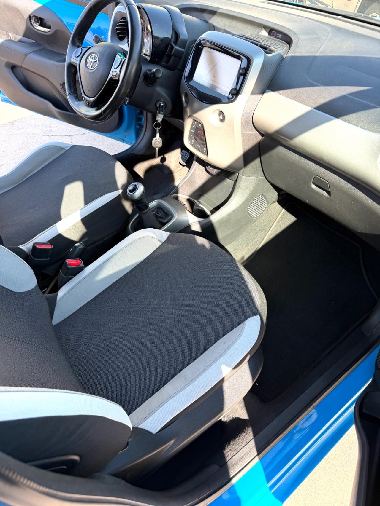 Toyota Aygo 1.0 VVT-i 69 CV 5 porte x-cool