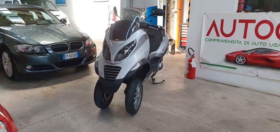 Piaggio MP3 250