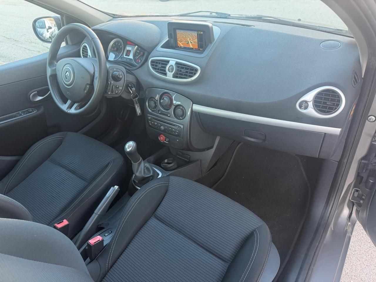 Renault Clio 1.2 benzina 75 cavalli 2012 navigatore