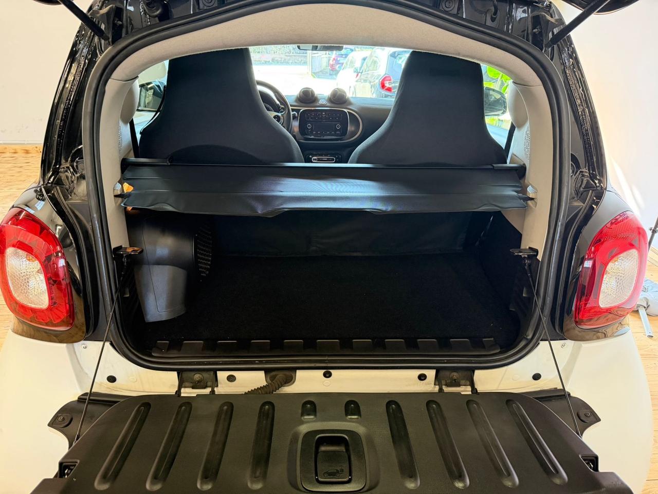 Smart ForTwo 71CV PASSION SPORTPACK JBL TWINAMIC LED 18ESIMO ANNIVERSARIO