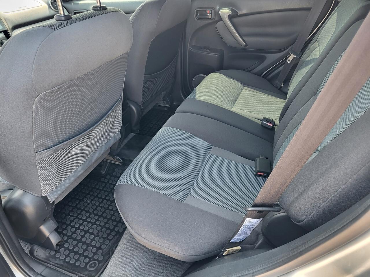 Toyota RAV 4 RAV4 2.0 16V cat 5 porte Sol