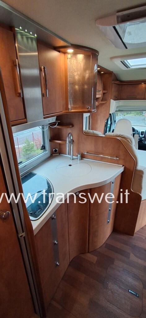 Carthago Chic C-Line T4.2 Camper semintegrale con letto matrimoniale in coda