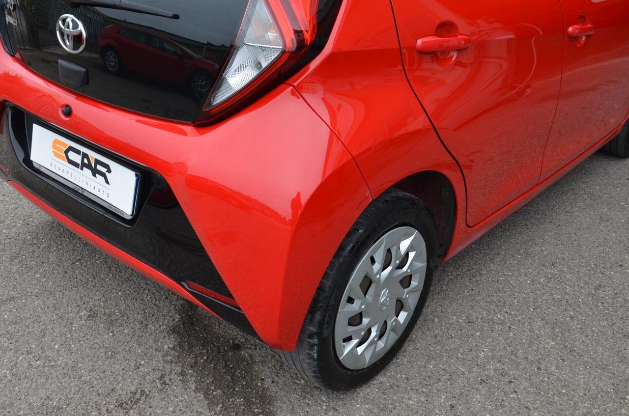 Toyota Aygo 1.0 VVT-i 72 CV 5 porte x-clusiv