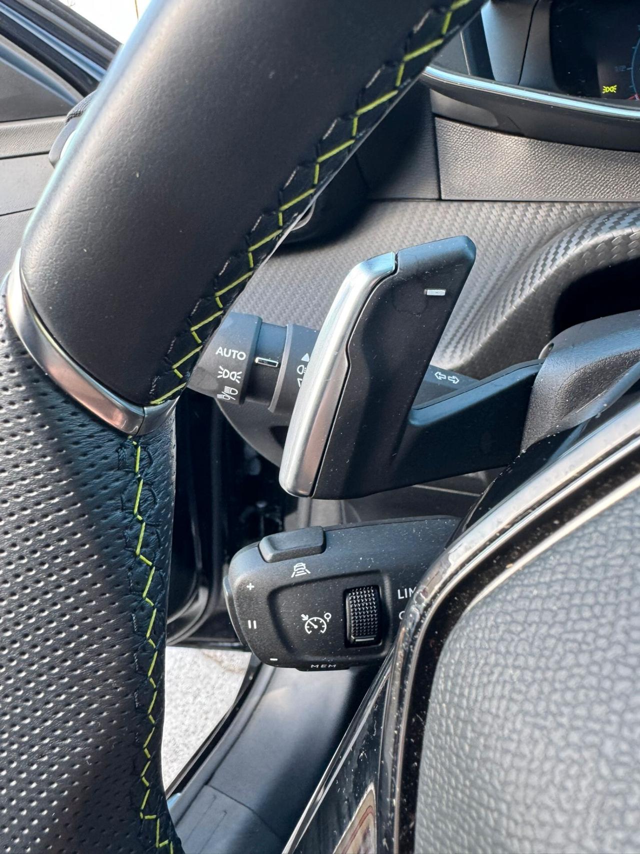 Peugeot 208 100cv Automatica GT