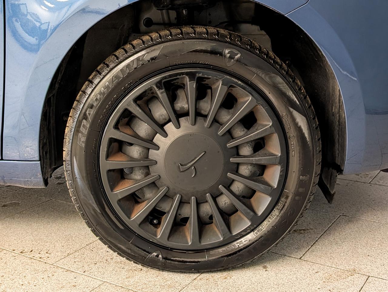 Lancia Ypsilon 1.0 Hybrid 70cv Silver