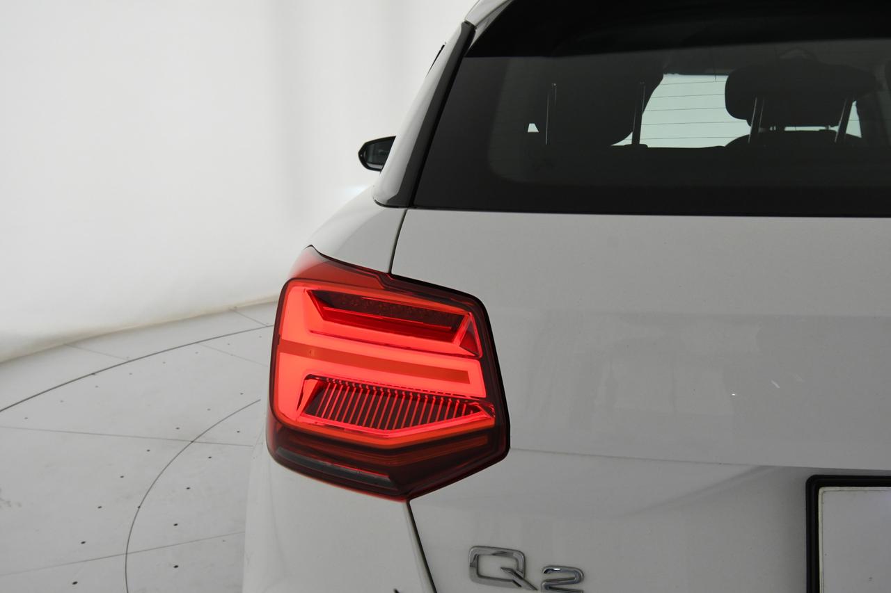 AUDI Q2 35 1.5 tfsi Business Design LED+C17"