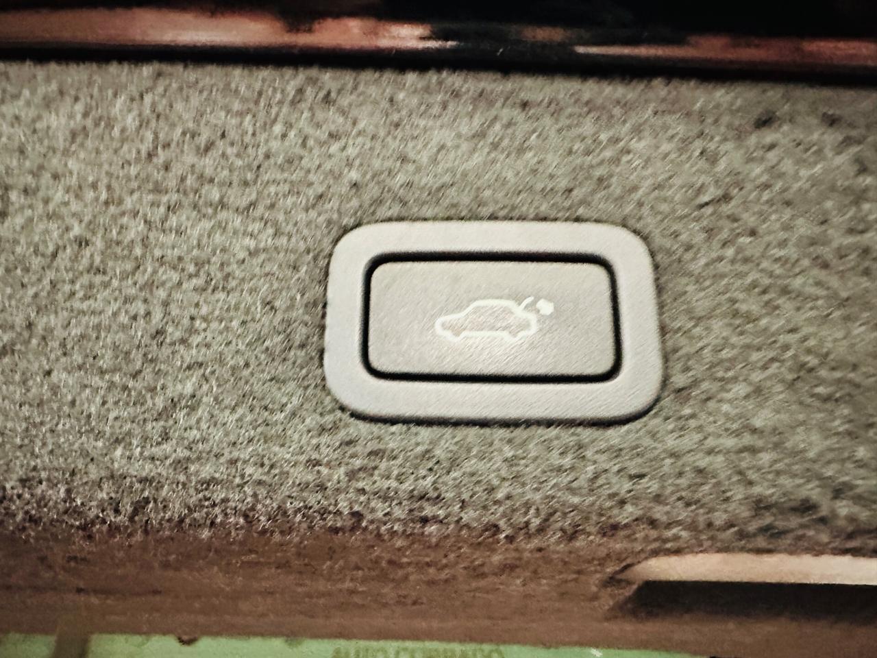 Volvo XC70 D5 215cv AWD Geartronic Summum MY12