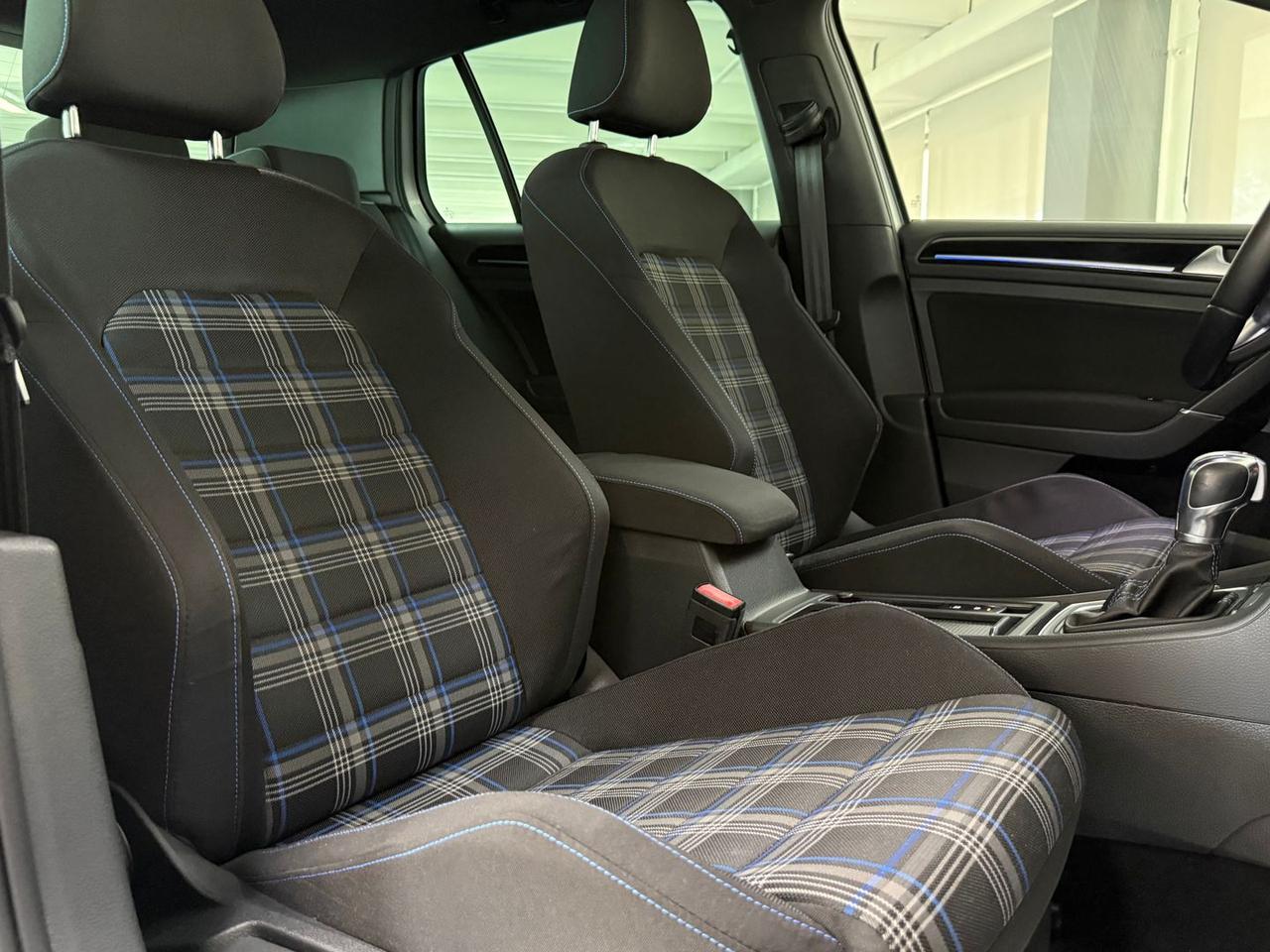 Volkswagen Golf Highline Executive GTE #12092