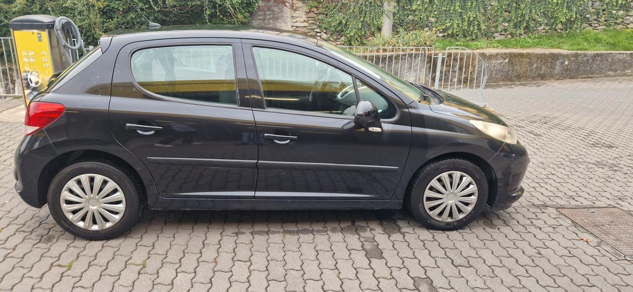 PEUGEOT 207 1.4 GPL 5 PORTE NEOPATENTATI